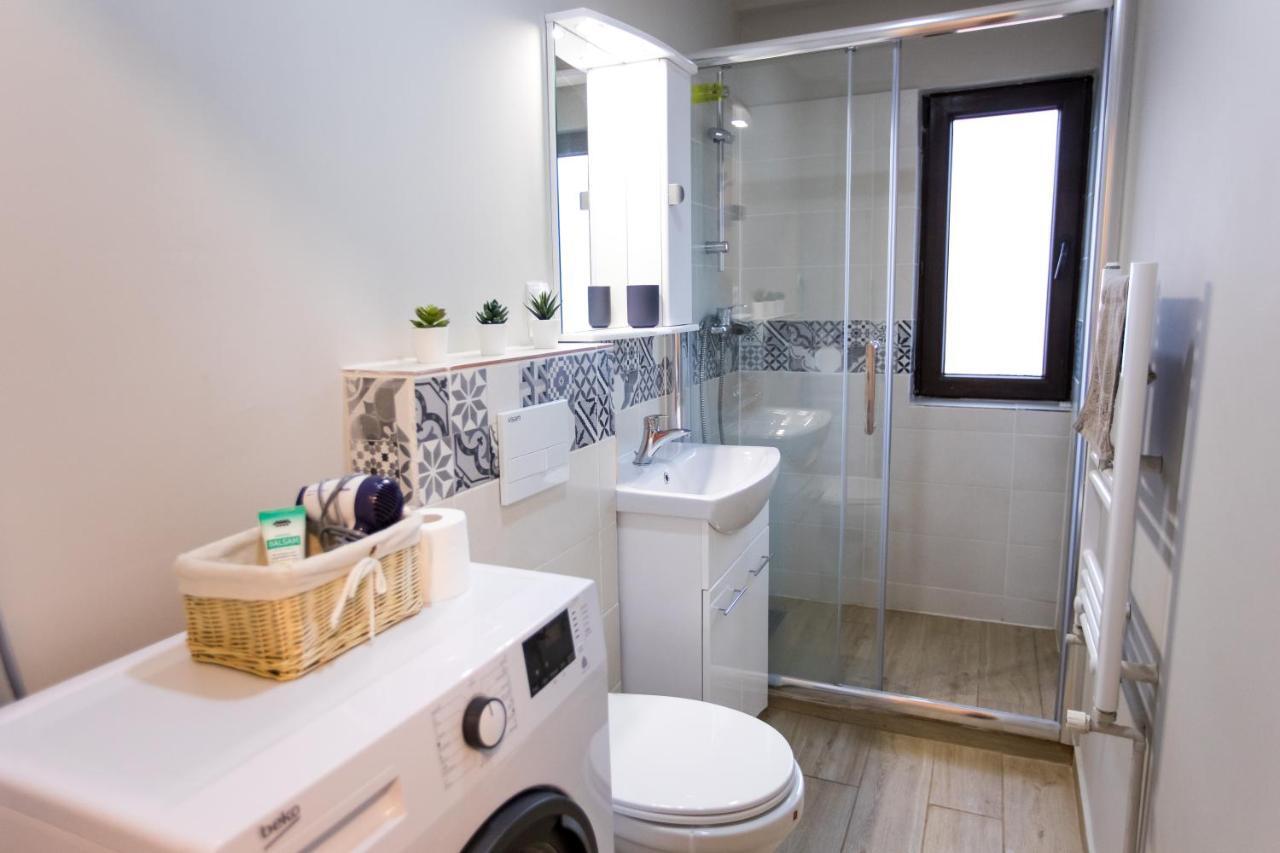 Travel Homzzz Central Apartments - Tusnad Targu Mures Ngoại thất bức ảnh