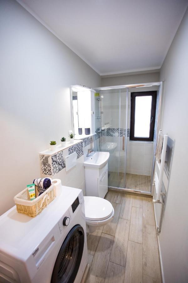 Travel Homzzz Central Apartments - Tusnad Targu Mures Ngoại thất bức ảnh