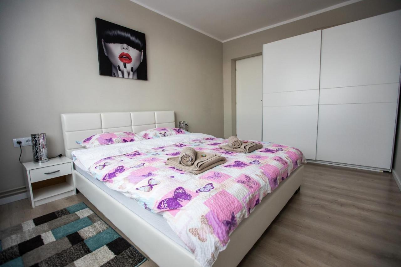 Travel Homzzz Central Apartments - Tusnad Targu Mures Ngoại thất bức ảnh